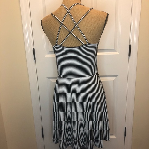 NWT Hollister Strappy Black and White Striped Dress size Large - Picture 5 of 7